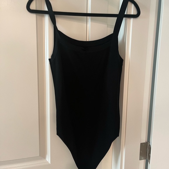 Thick strap black bodysuit - Picture 2 of 2